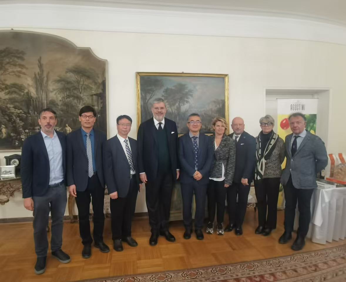 92c1fa46dac2c05b889a35fb6d93d199